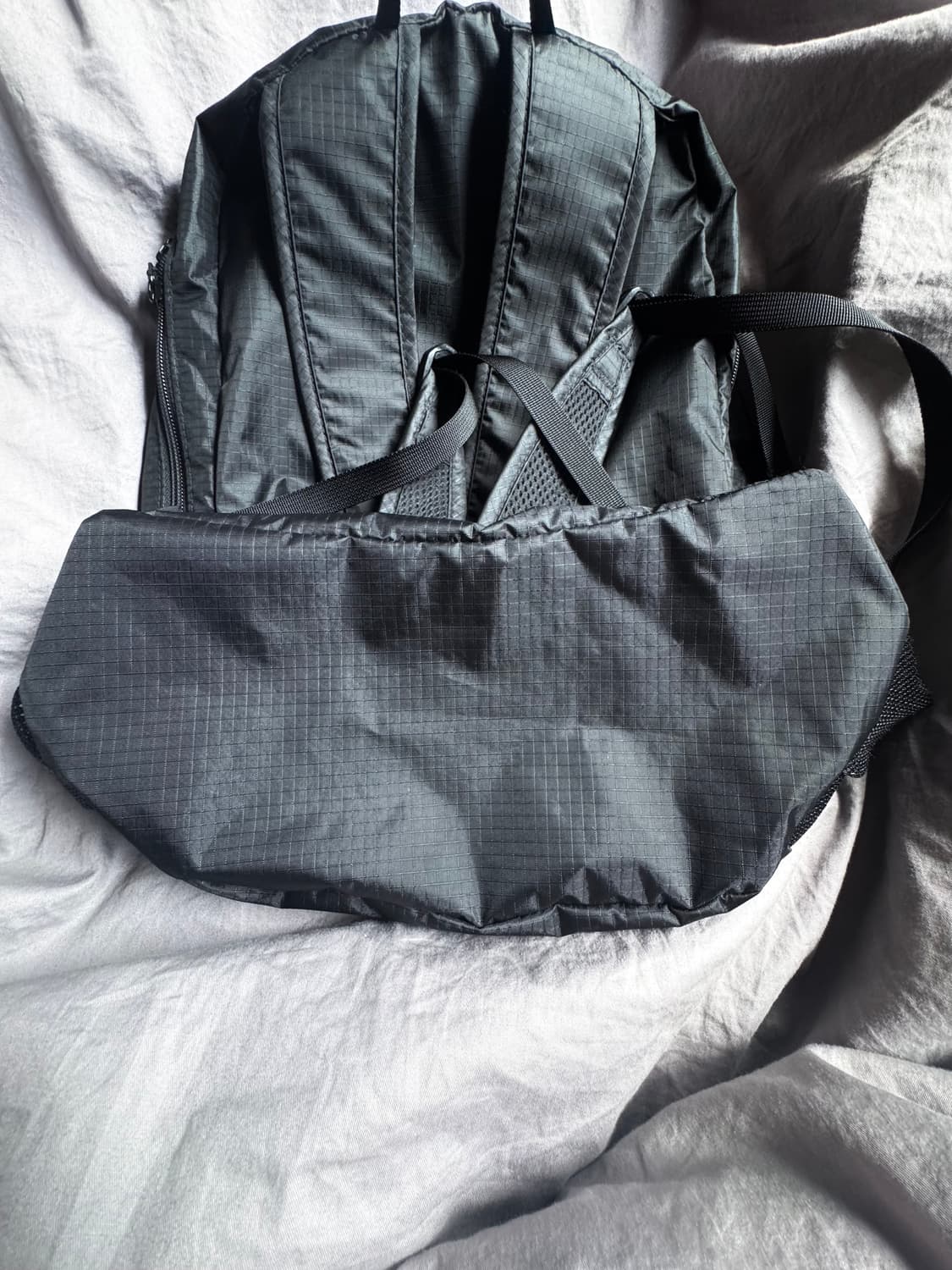 몽벨 포켓터블 라이트 백팩 15 블랙 상품이미지5