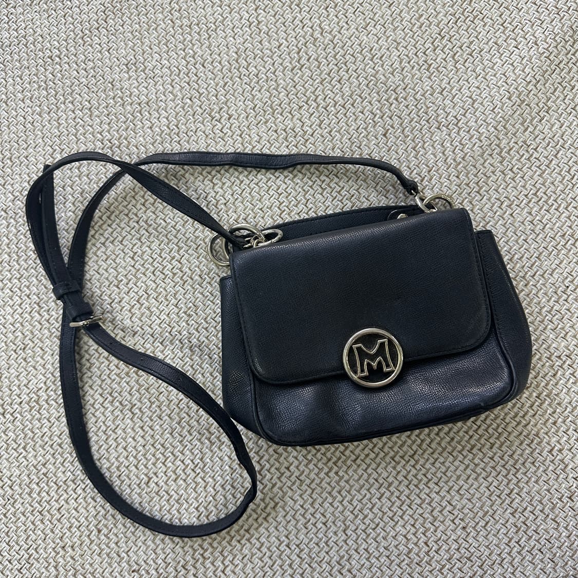 실측확인 마이클코어스 블랙 크로스백 0406D 상품이미지4