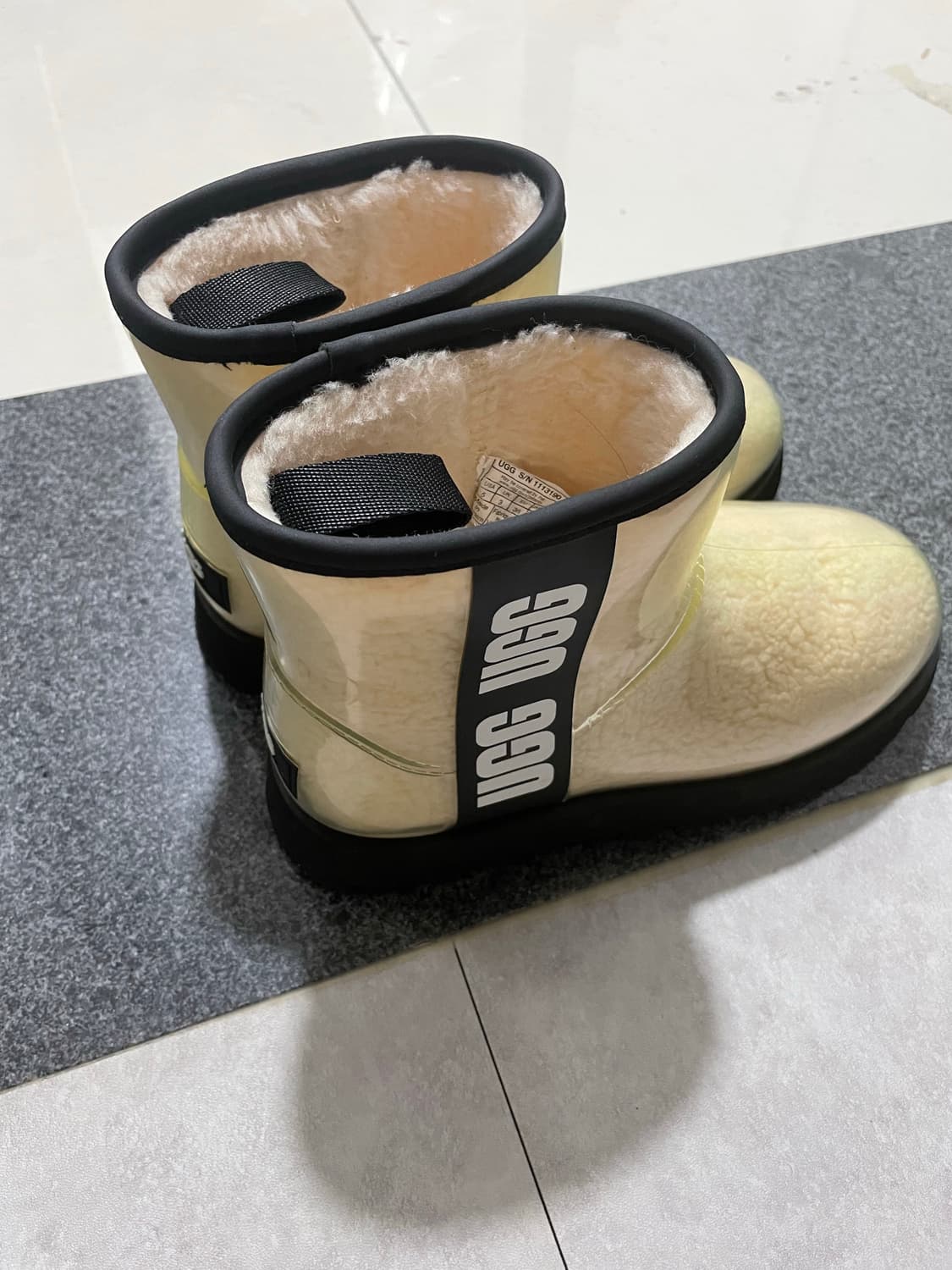 UGG 로고 그래픽 클리어 미니 부츠 상품이미지8