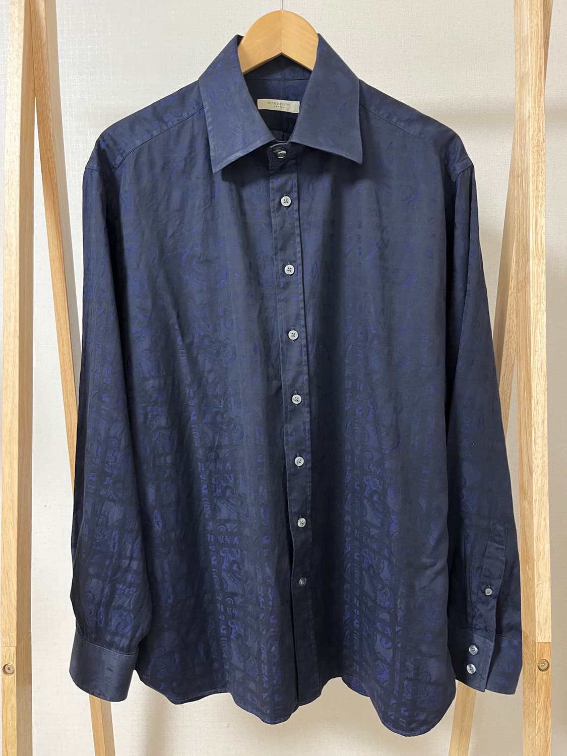 버버리 런던 네이비 패턴 셔츠 17 정품 상품이미지1