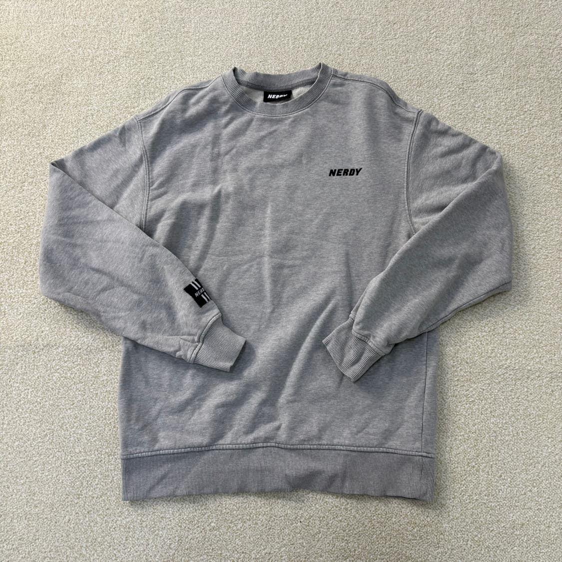 [S] 널디 스몰로고 그레이 맨투맨 0115T1 상품이미지1