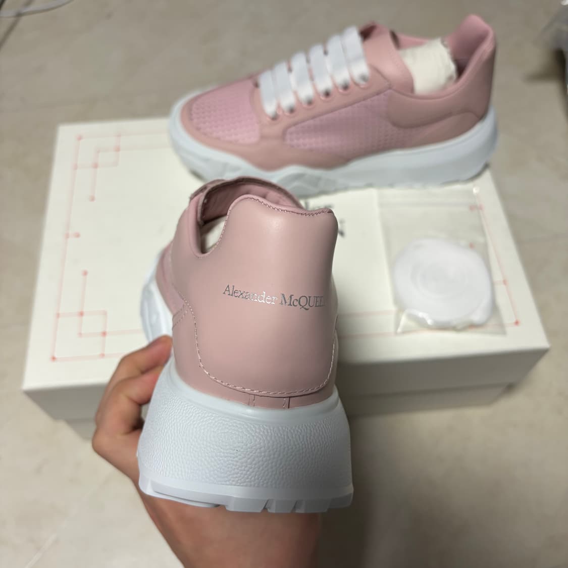 새상품(225)알렉산더맥퀸 코트 트레이너 스니커 핑크 상품이미지3