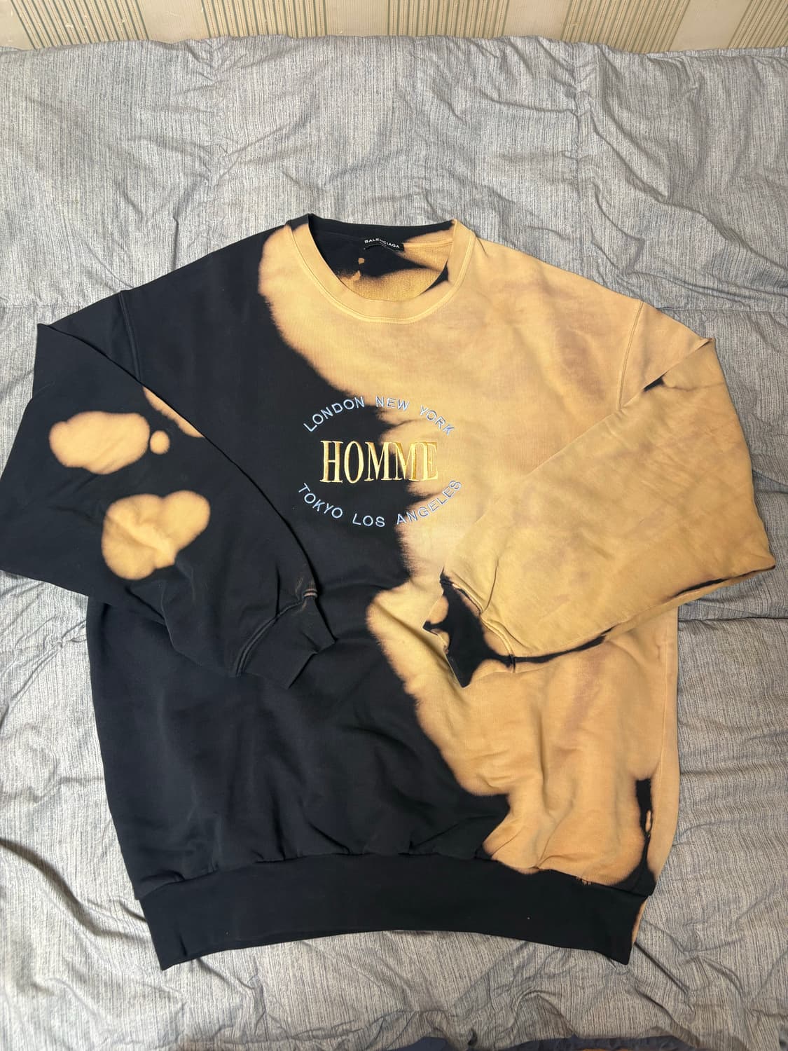 발렌시아가 블리치드 맨투맨 M 상품이미지1