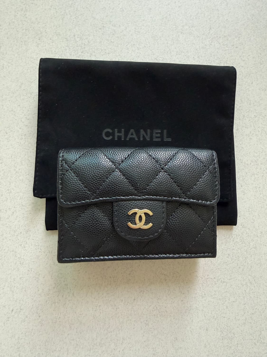 샤넬 캐비어 스몰플랩 반지갑 상품이미지1