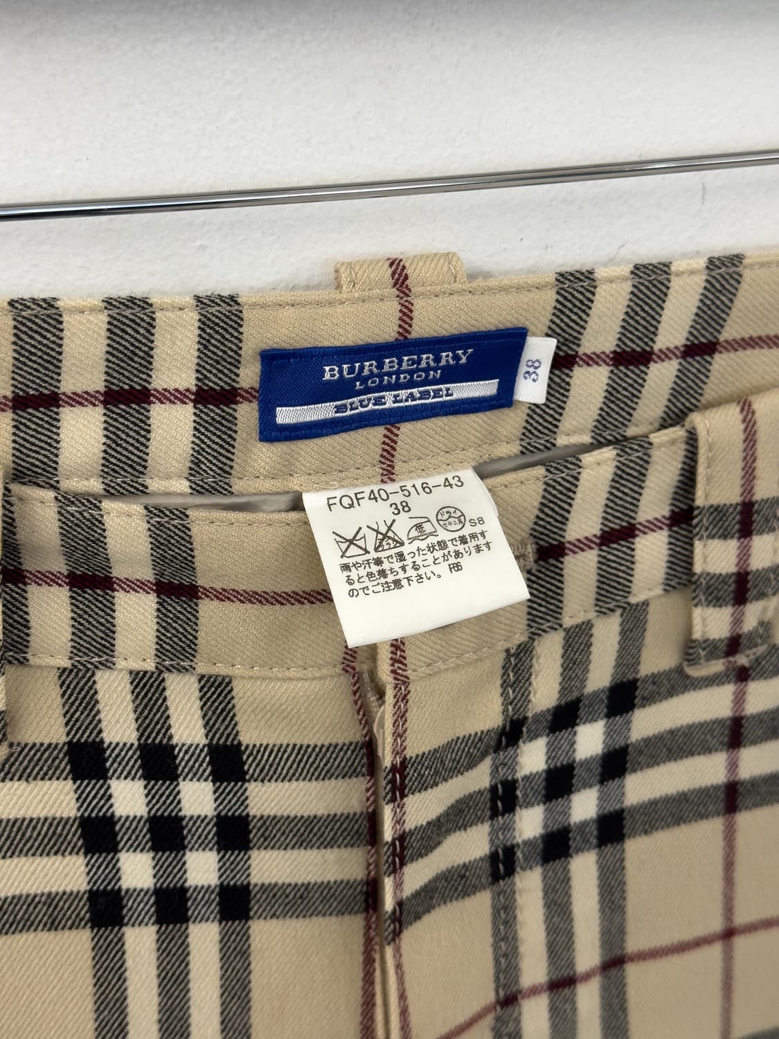 버버리 로우라이즈 플레어 팬츠 상품이미지4