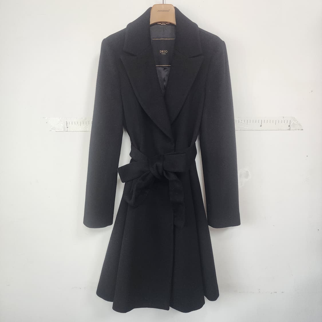 DECO 블랙 벨티드 코트 상품이미지1