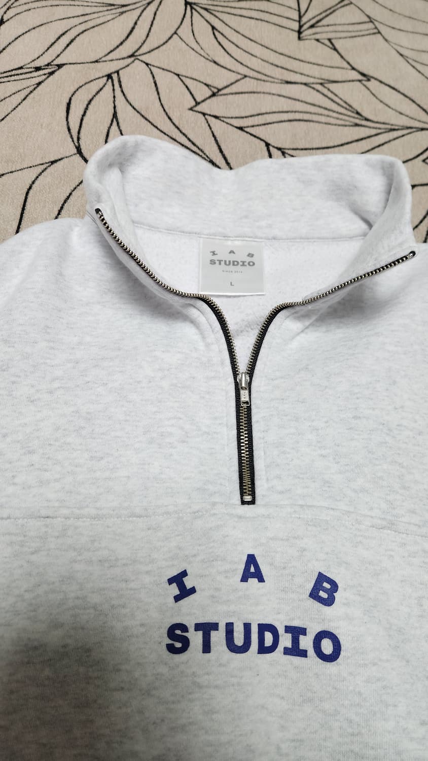 IAB 스튜디오 하프집업 L 라이트 그레이 상품이미지3