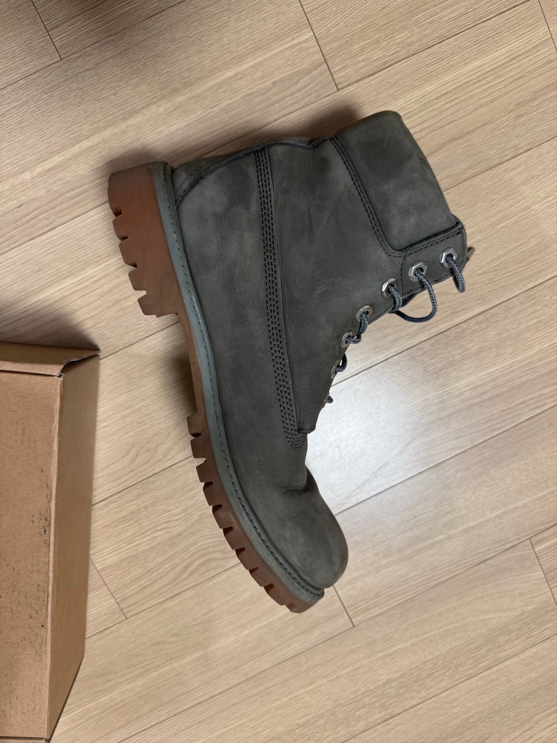 팀버랜드 프리미엄 부츠 6인치 / 프리마로프트 / 그레이 스웨이드 265 상품이미지3