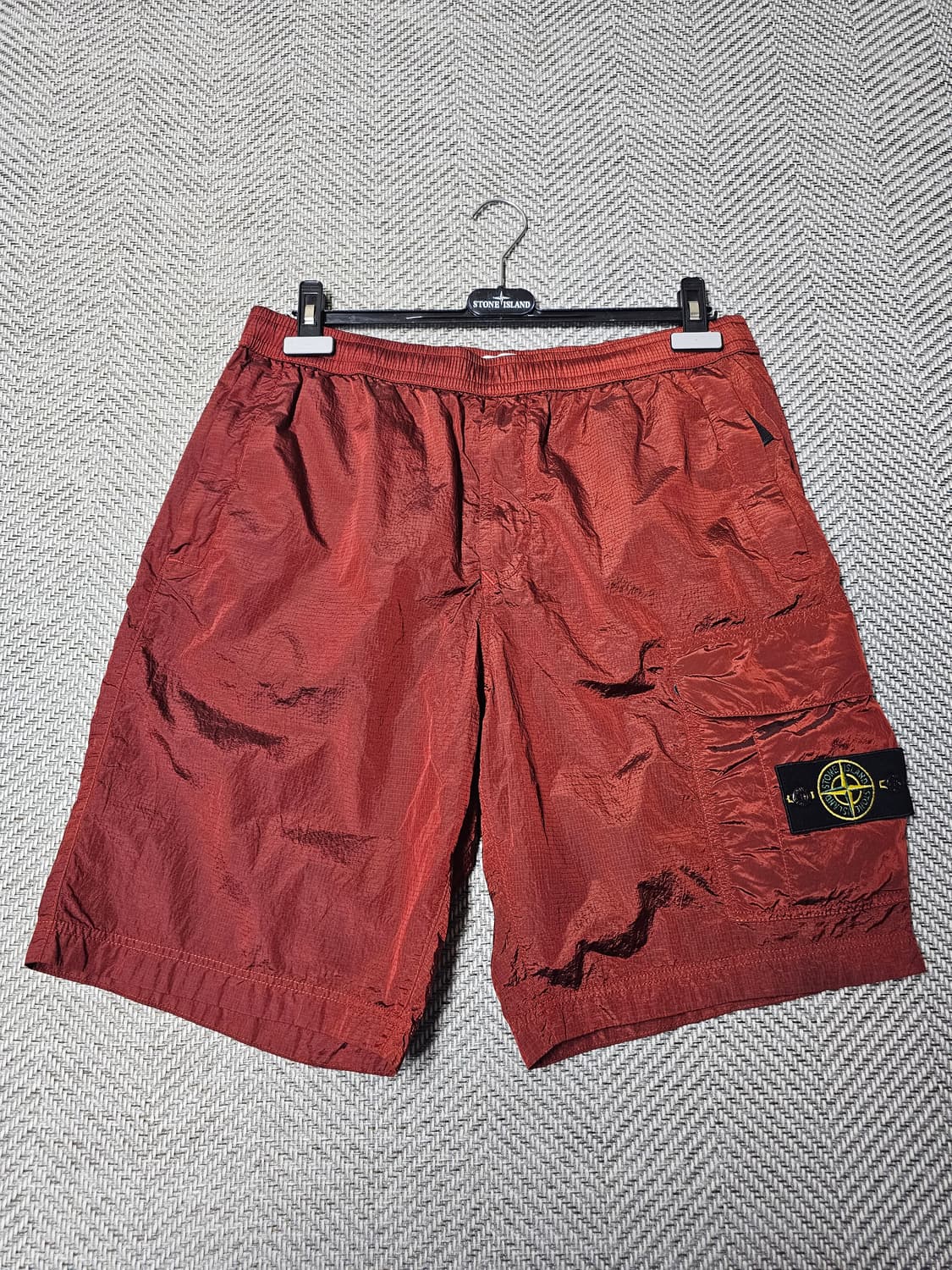 스톤아일랜드 나일론 메탈 립스탁 반바지 상품이미지3