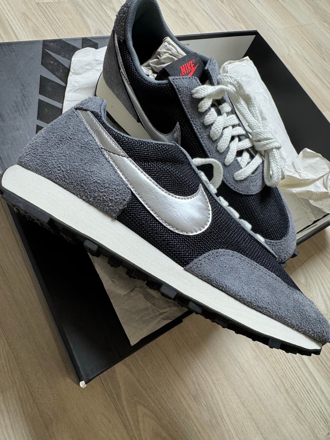 [새제품] 나이키 데이브레이크 SP 블랙 메탈릭 실버 265 상품이미지4