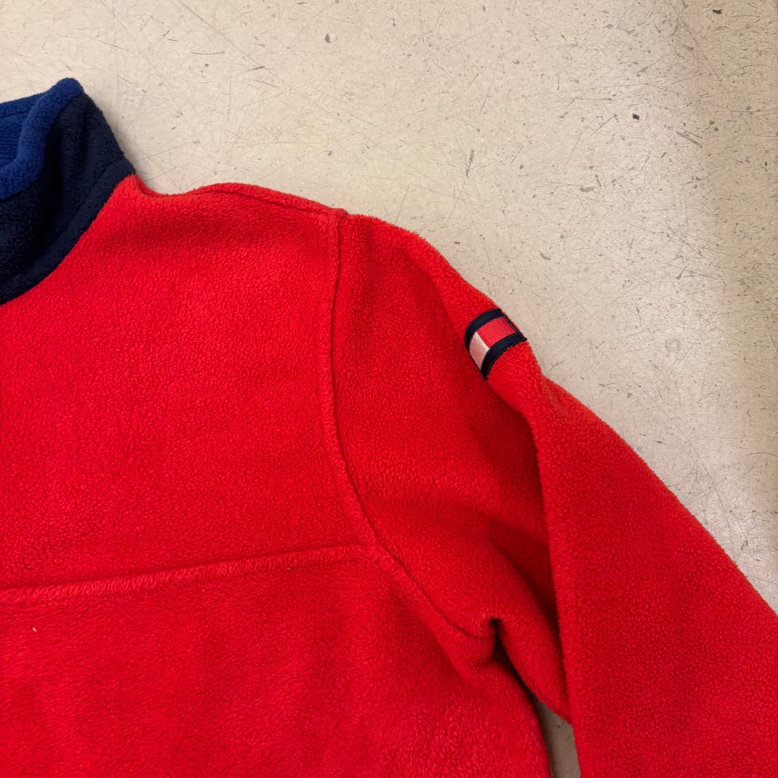 타미힐피거 레드 플리스 하프집업 상품이미지2