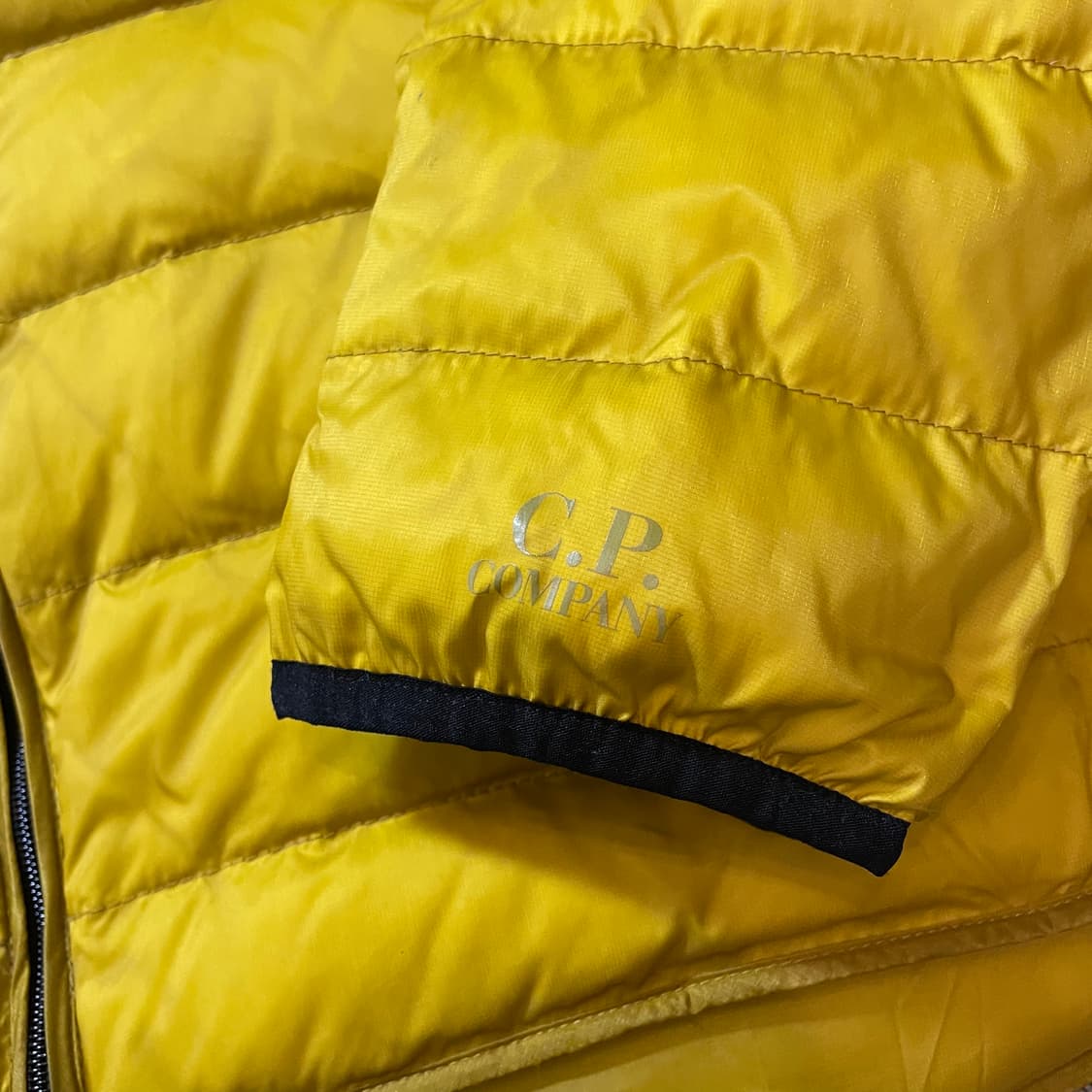 C.P.컴퍼니 덕다운 경량 패딩 상품이미지2