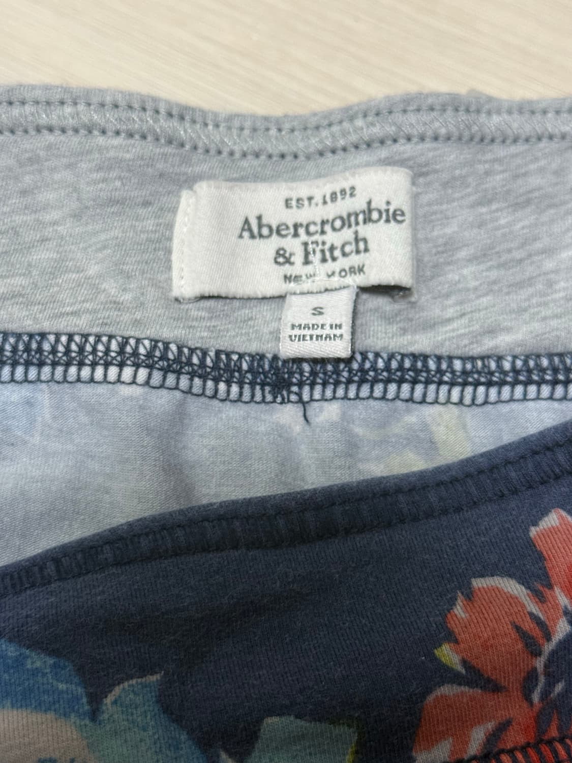 Abercrombie & Fitch 플라워 패턴 스커트 S 상품이미지3