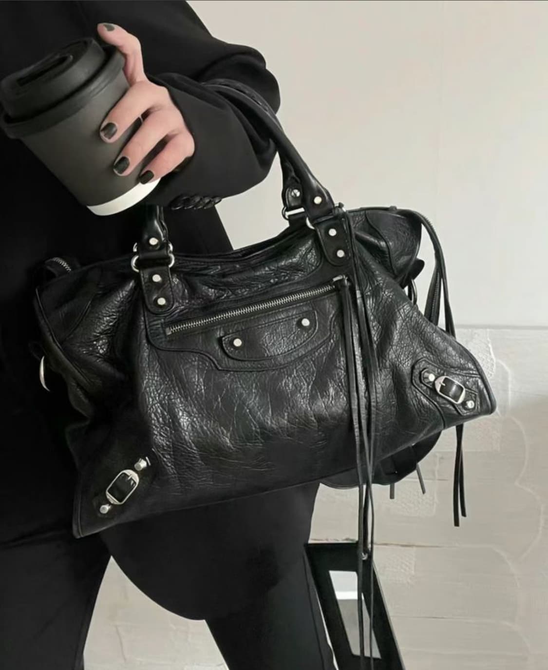 [A 정품] 발렌시아가 시티 모터백 미디움 블랙 상품이미지9