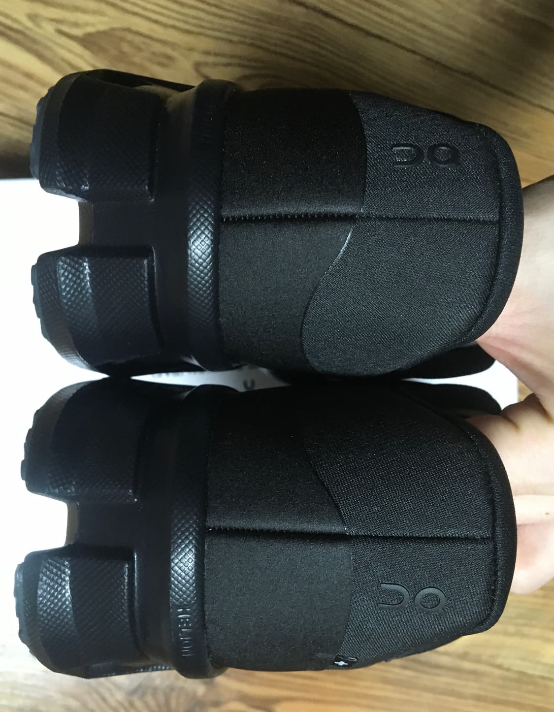 온러닝 파프 클라우드몬스터 하이퍼 블랙 판매합니다 상품이미지3