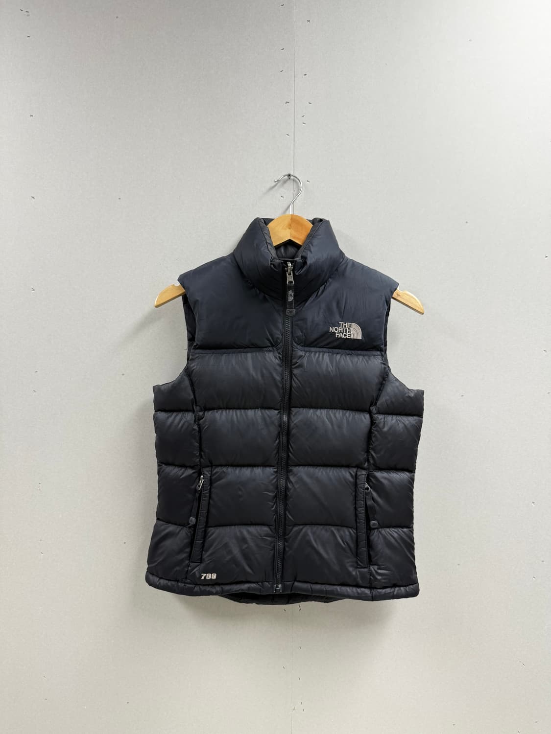 여성 S / 노스페이스 눕시 패딩 조끼 700 블랙 상품이미지1