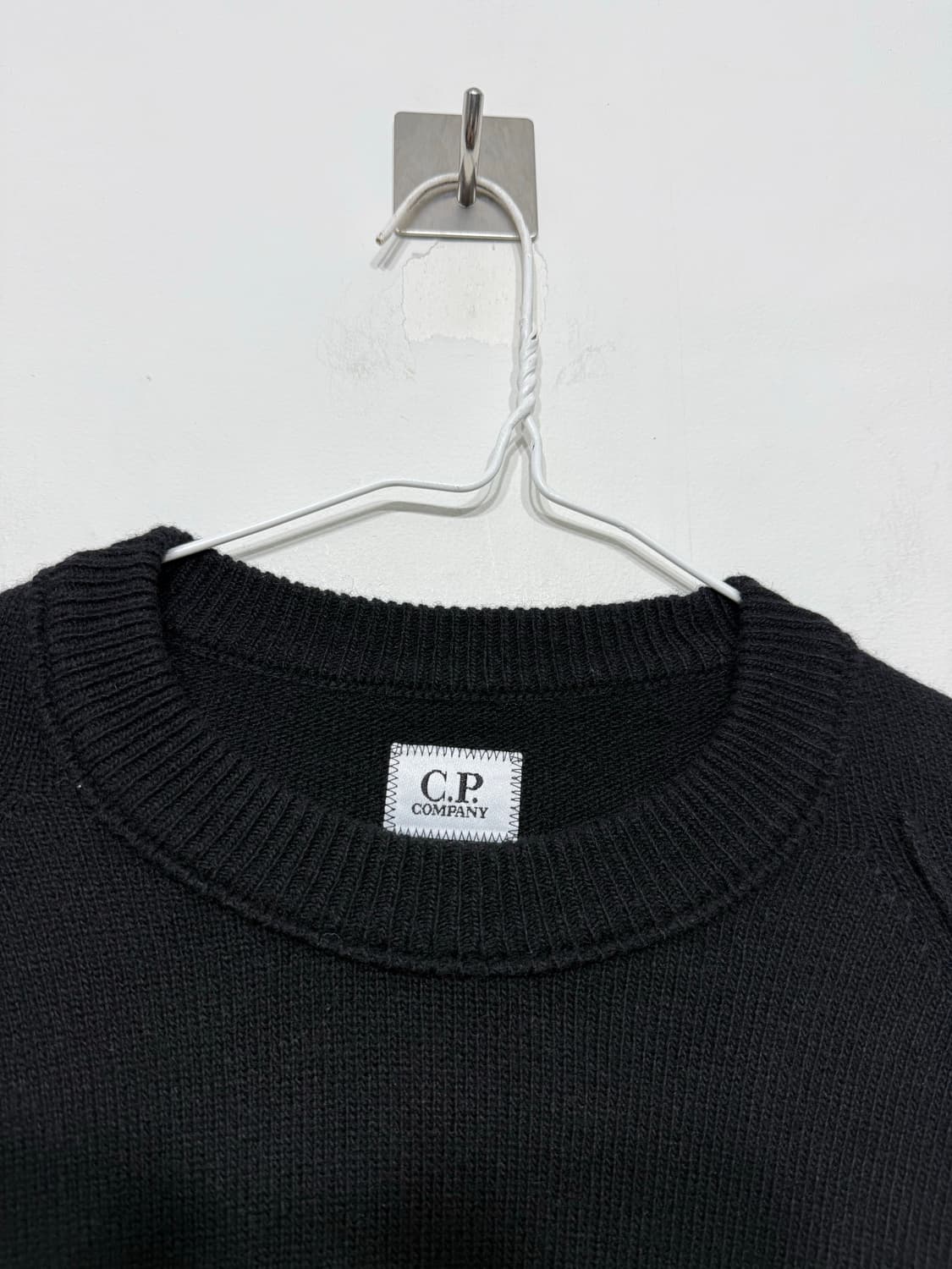 씨피컴퍼니 렌즈 와펜 크루넥 울 니트 스웨터 52사이즈 상품이미지2