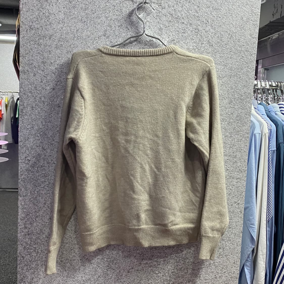 단톤 패치로고 베이지 버튼 니트 가디건 B3160 상품이미지4