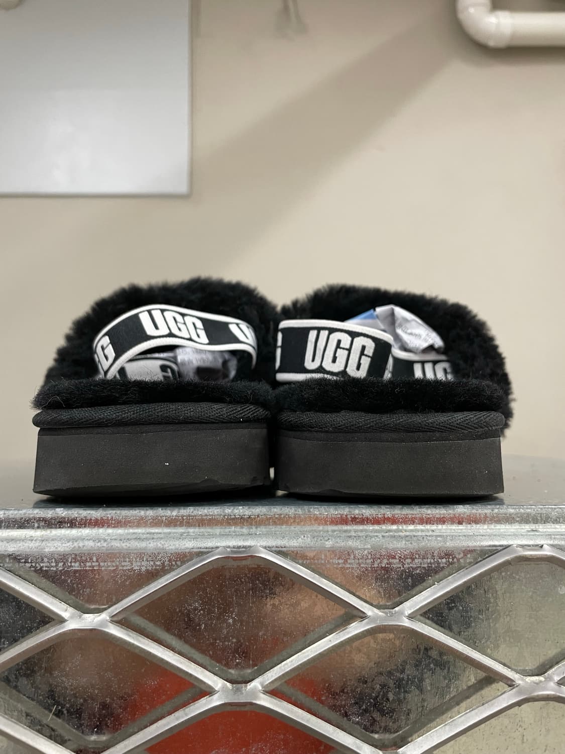 어그 플러프 예 슬리퍼 235  상품이미지3