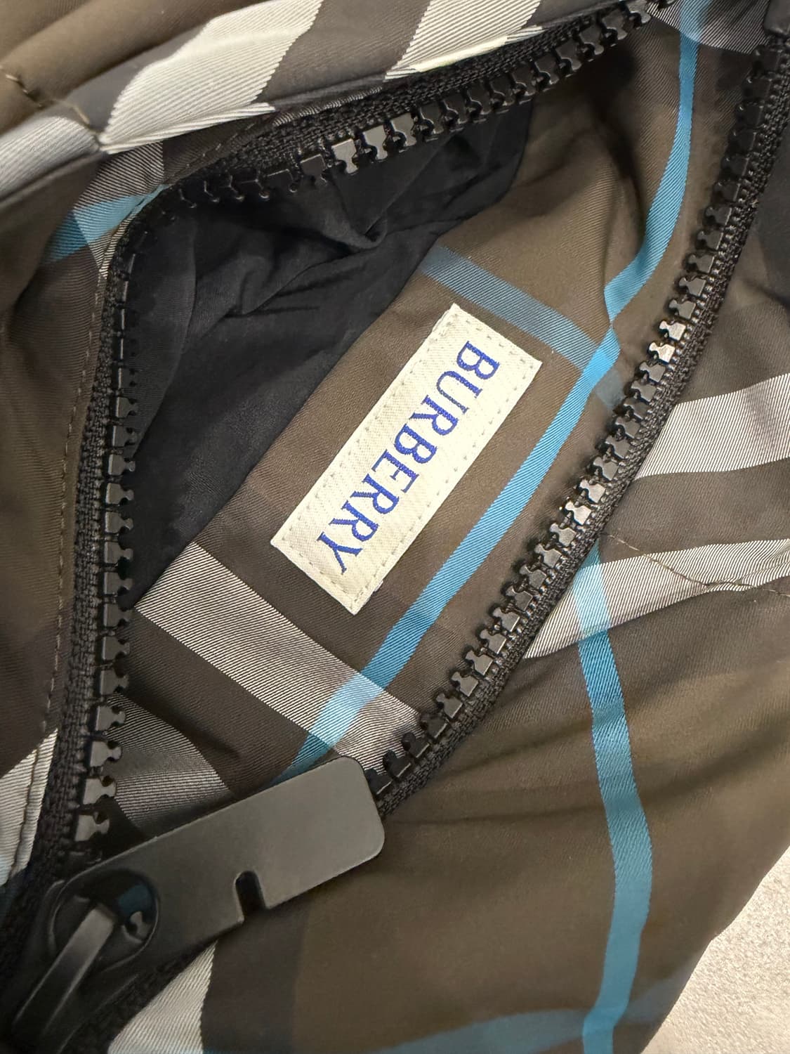 버버리 리버시블 패딩 상품이미지5