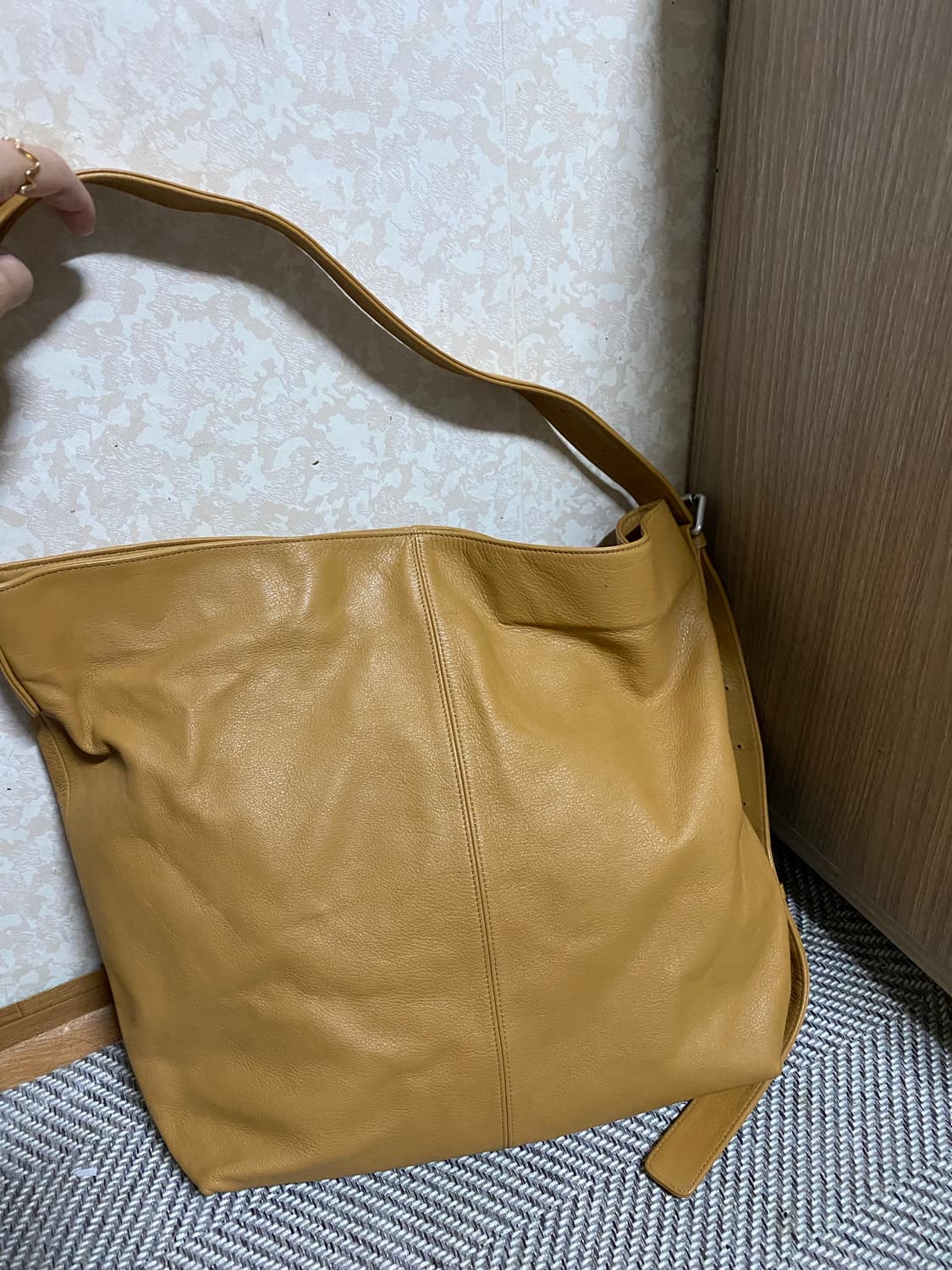 오버테이크 숄더백 가죽 상품이미지4