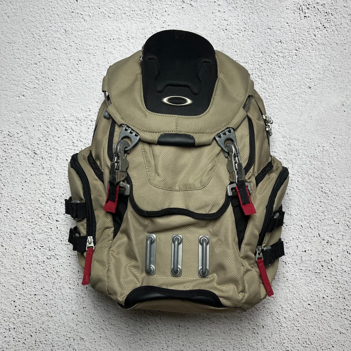 Oakley Bathroom Sink Backpack 'Desert' 상품이미지2