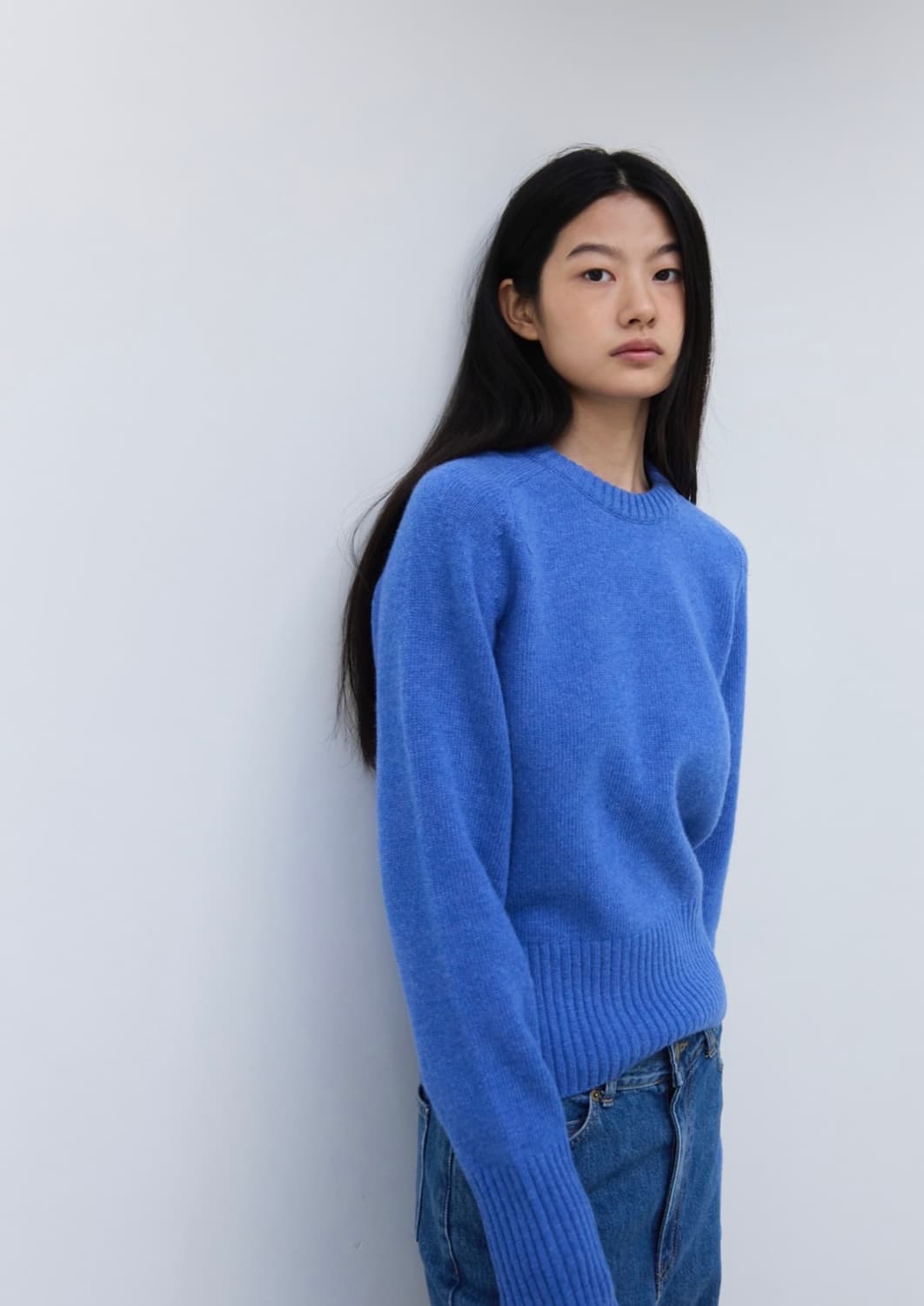 GBH 지비에이치어패럴 마린블루 크루넥 니트 상품이미지1