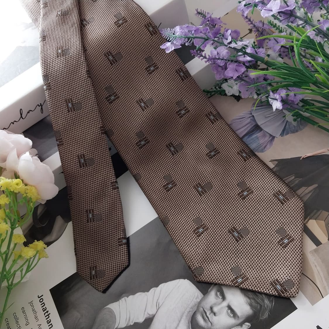 고타이쿠 실크 브라운 자카드 패턴 넥타이 9.6cm A등급 K1310
 상품이미지3