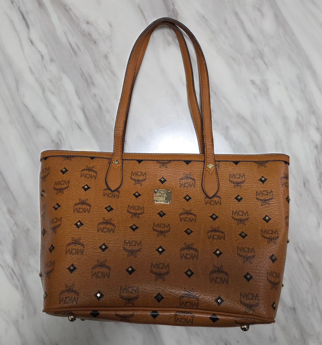 MCM 비세토스 스터드 쇼퍼백 상품이미지1