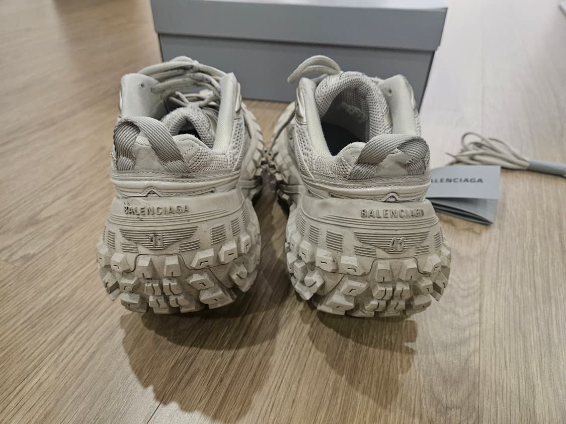 발렌시아가 디펜더 41 상품이미지6