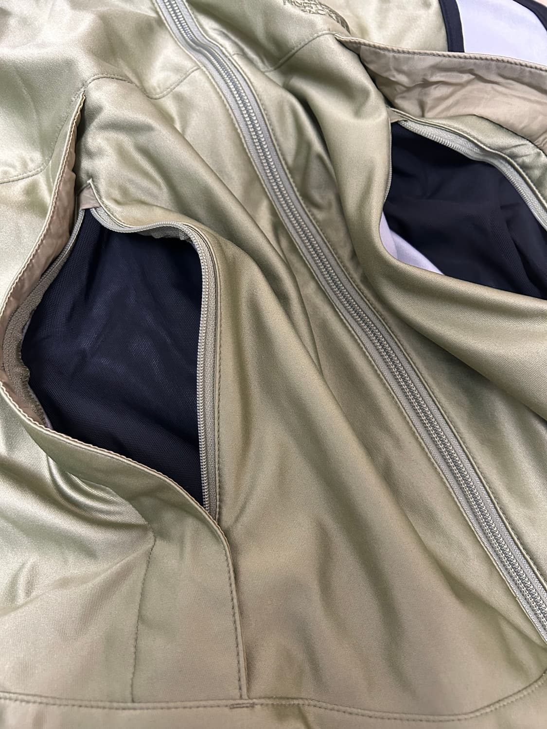 노스페이스 카키 윈드스토퍼 런닝 베스트 상품이미지4