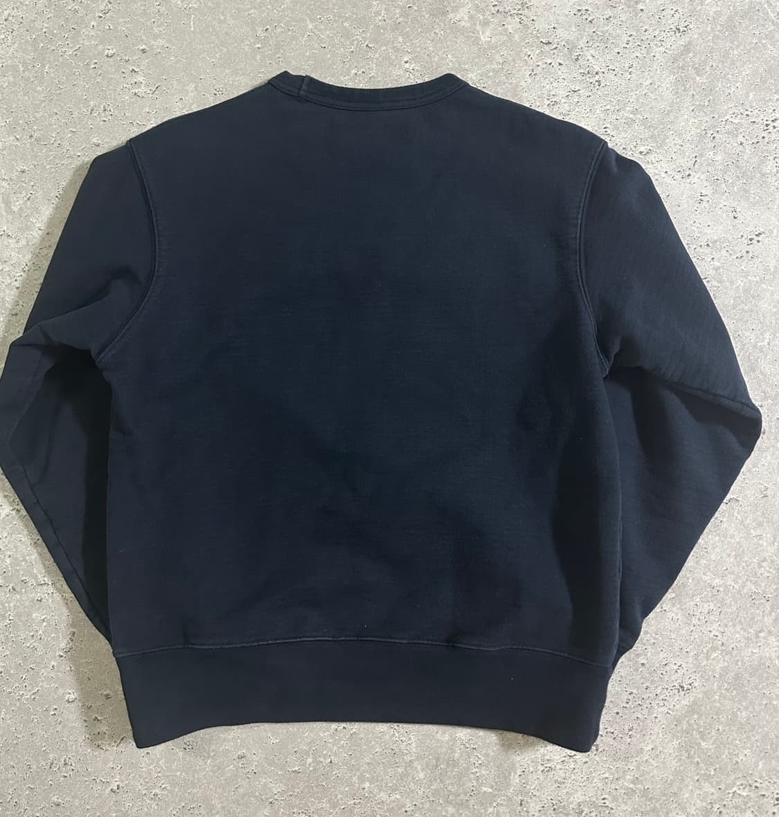 아크네 스튜디오 네이비 맨투맨 패치워크 상품이미지3