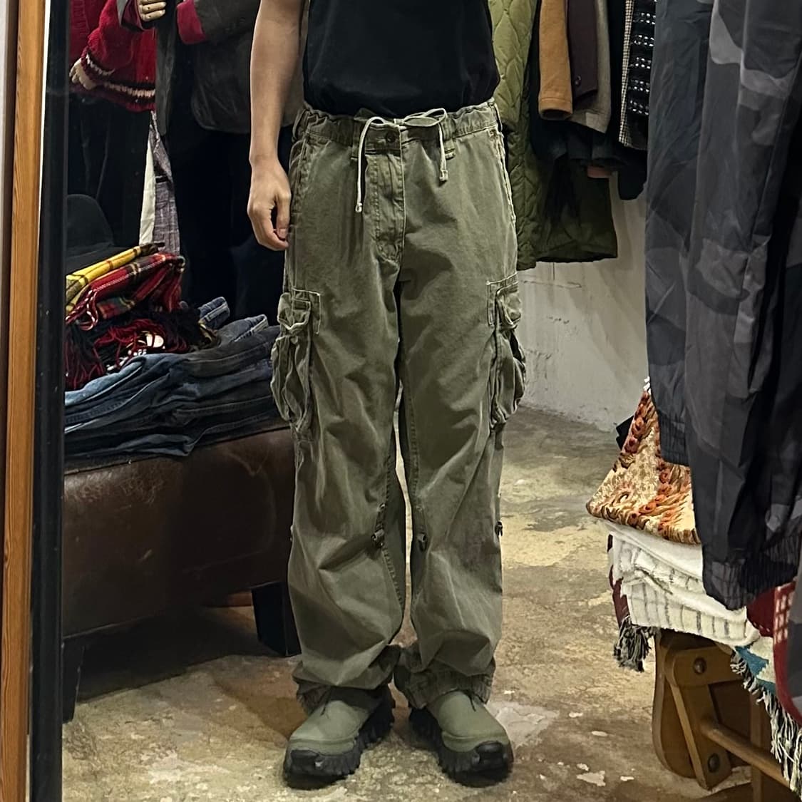 (착용컷) 유니클로 카고 팬츠 (남성용 37.5) 상품이미지3