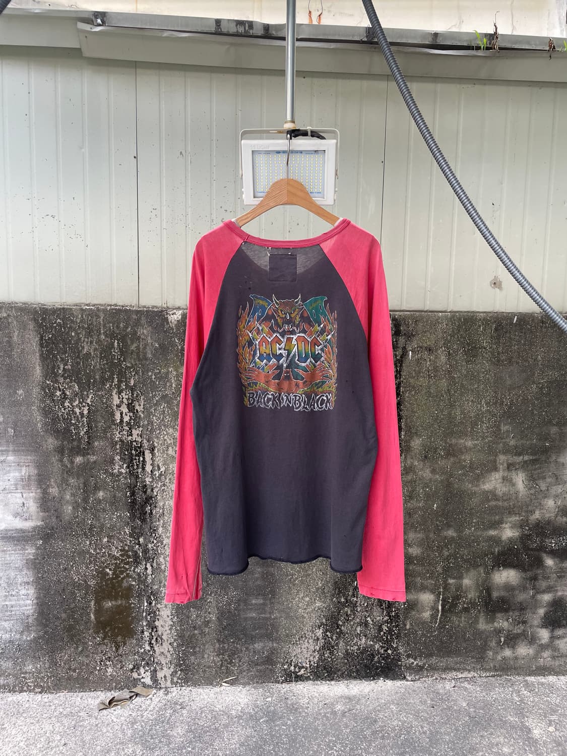 AC/DC by 트렁크(Trunk Ltd.) 빈티지 디스트레스드 티셔츠 상품이미지3