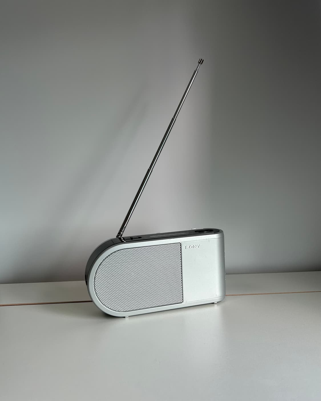 SONY ICF‑304 빈티지 라디오 상품이미지2