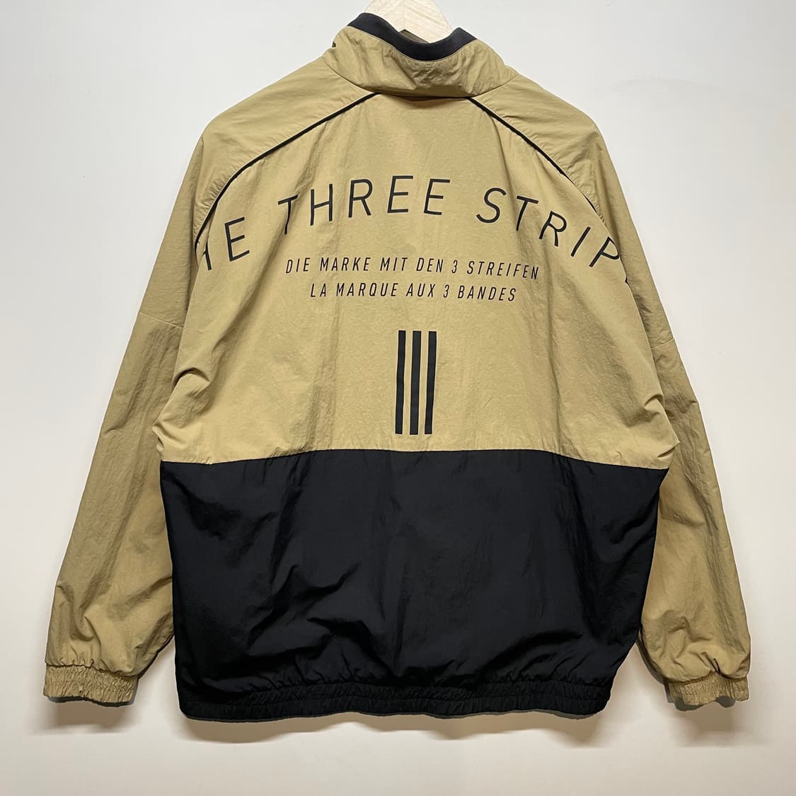 아디다스 우븐 바람막이 상품이미지2