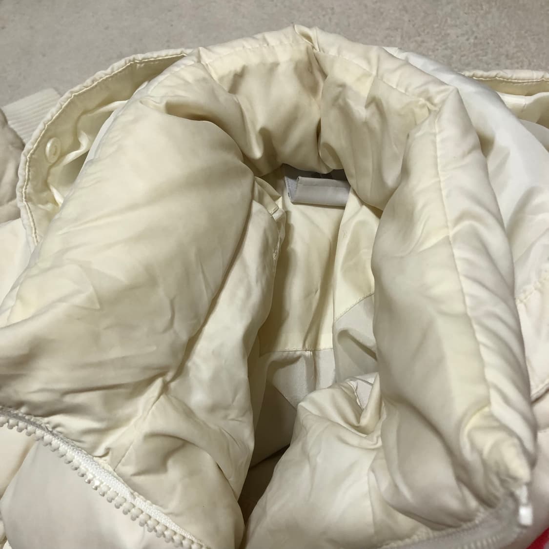 아디다스 숏패딩 M 상품이미지3