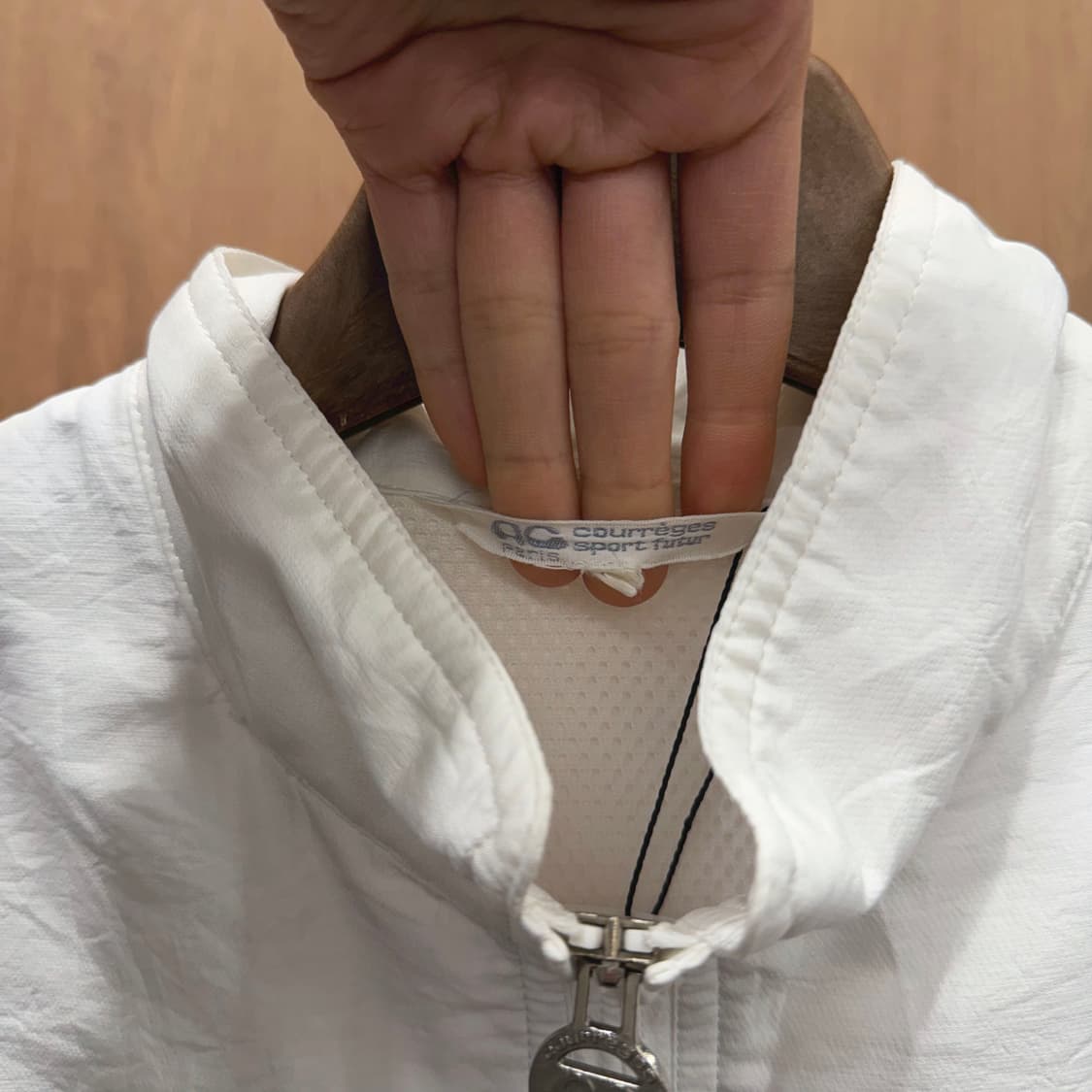 꾸레쥬 스포츠 퓨처 윈드 브레이커 핑크 배색 로고 자수 패치 화이트 상품이미지7