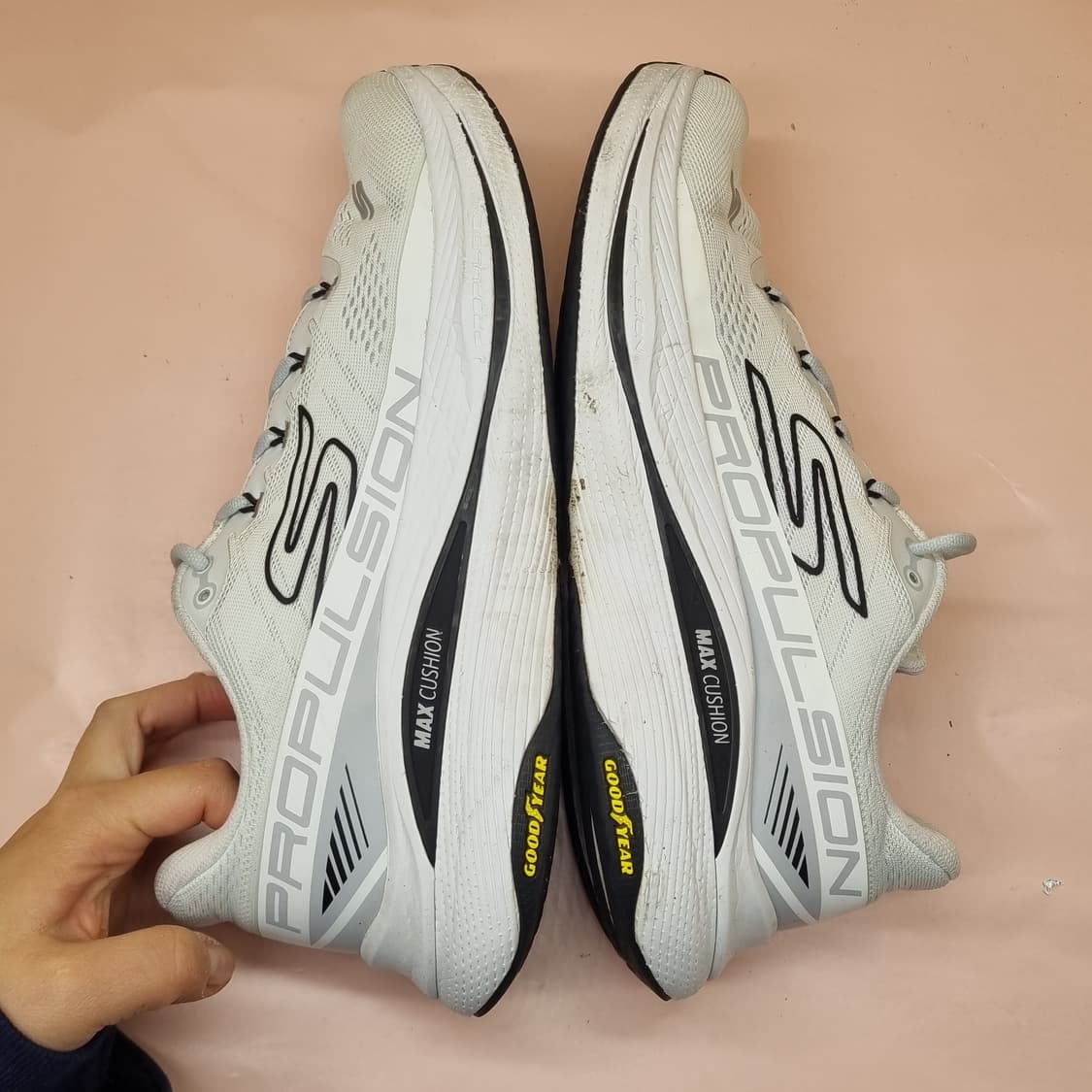 스케쳐스 맥스쿠셔닝 남성 러닝화 280 상품이미지5