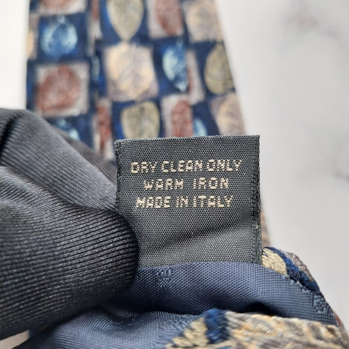 제냐 실크 네이비 리프 패턴 넥타이 10.3cm B등급 K1271
 상품이미지10