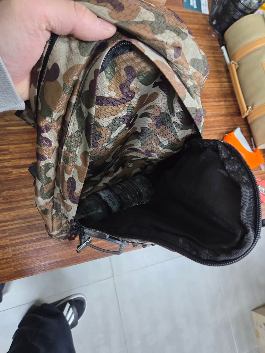 에스까르떼 대왕 지퍼 카모플라쥬 빅 슬링백 상품이미지5