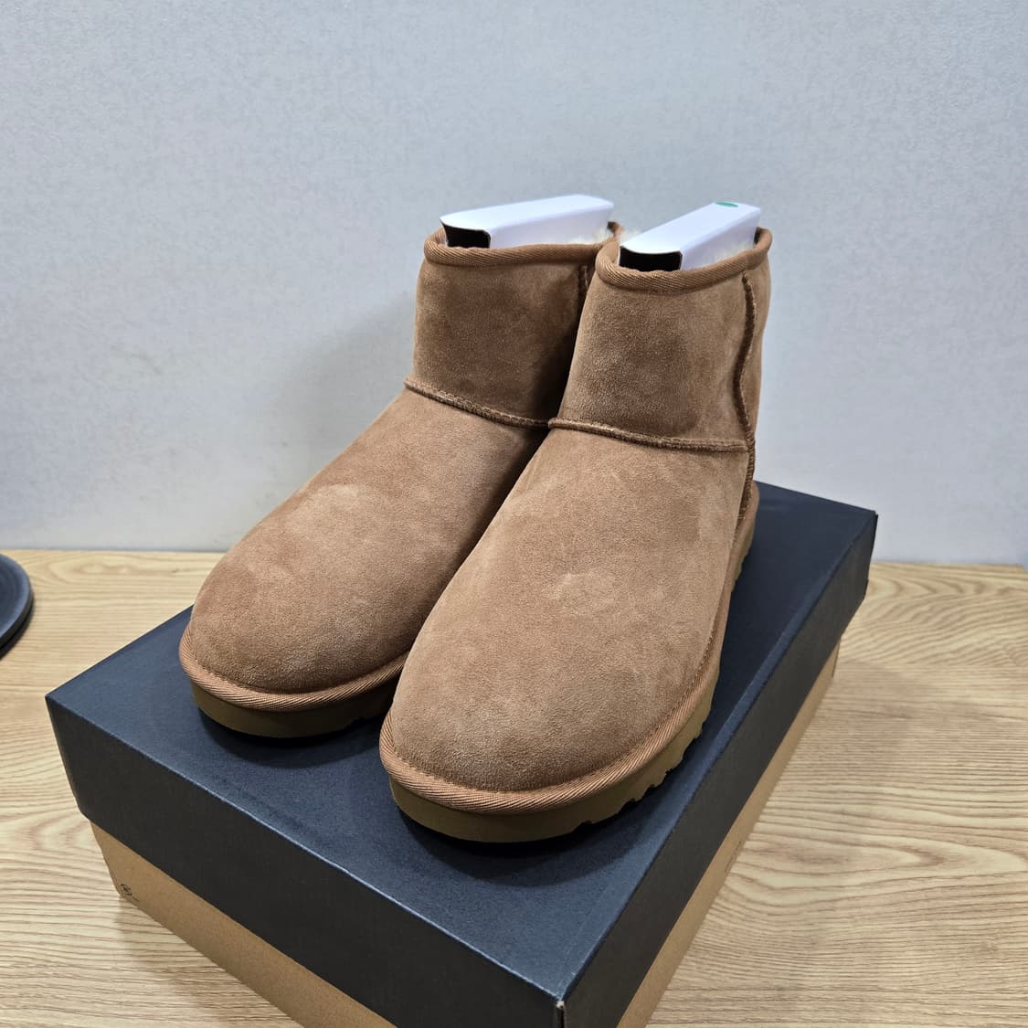 270 어그 UGG 클래식 미니 체스트넛 부츠  상품이미지1