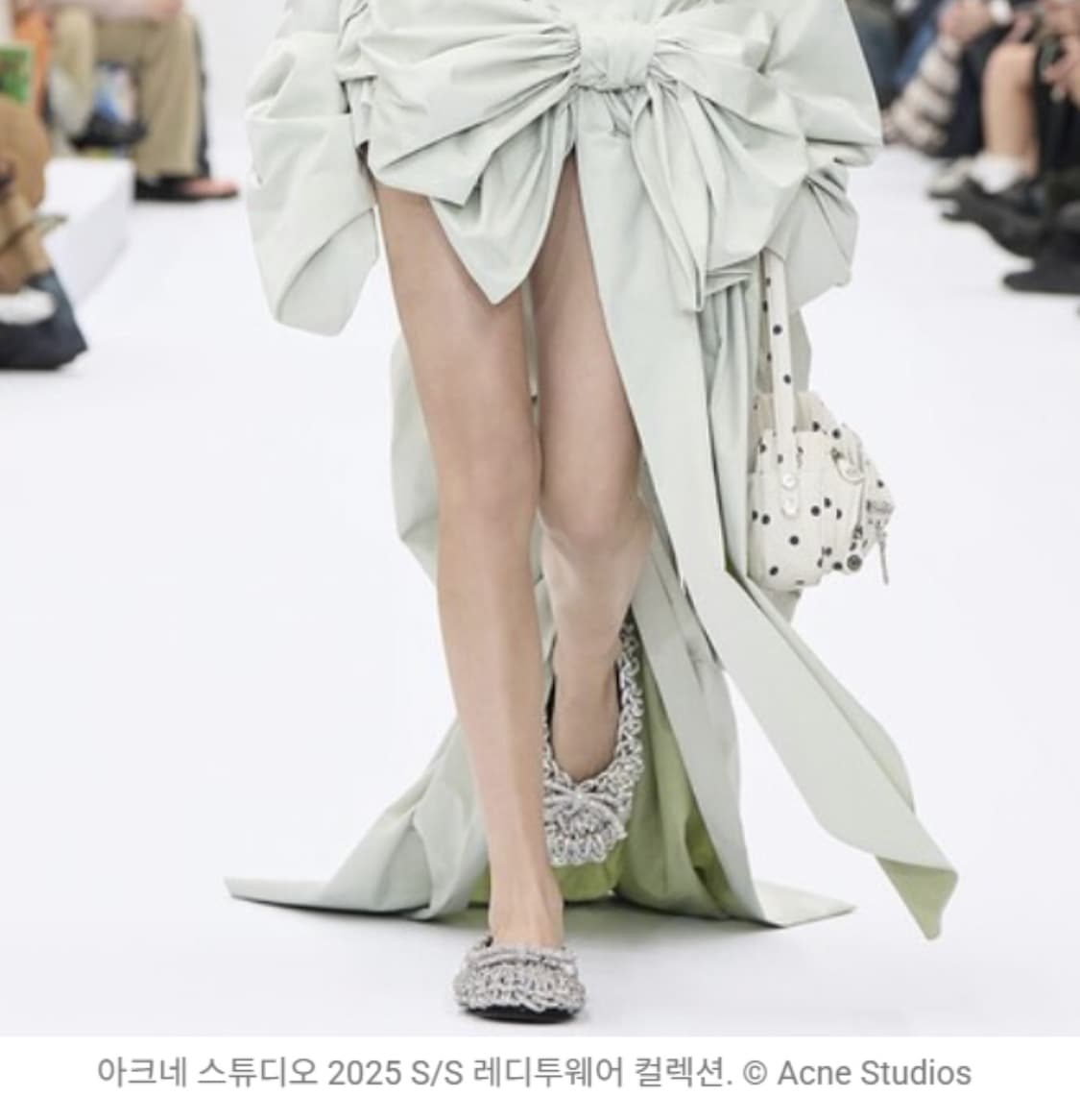 아크네 스튜디오 카메로 숄더백 도트 상품이미지3