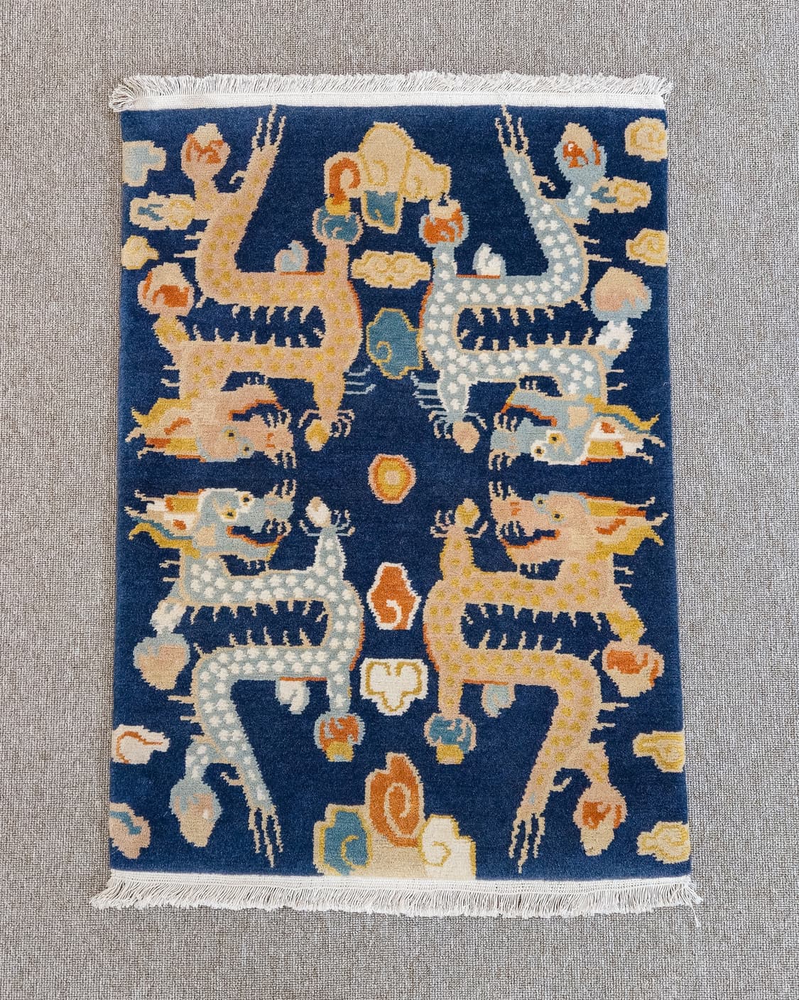 Tibetan Cardinal Dragons Rug 상품이미지5