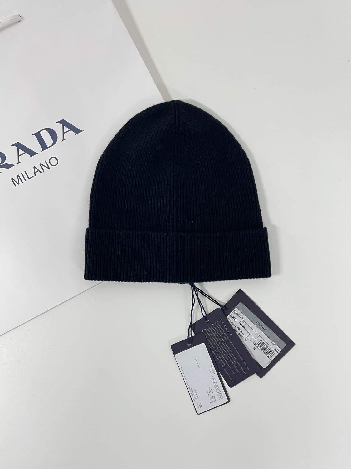 새상품 프라다 비니 캐시미어 100% 블랙 컬러 2XL 상품이미지1