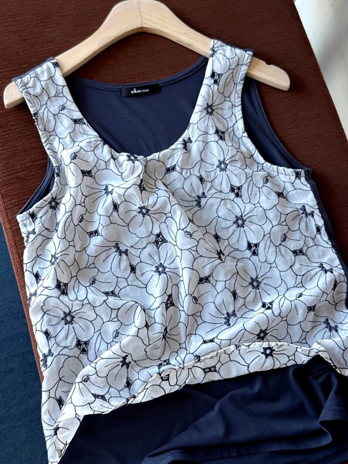 Fake layered sleeveless top 상품이미지2