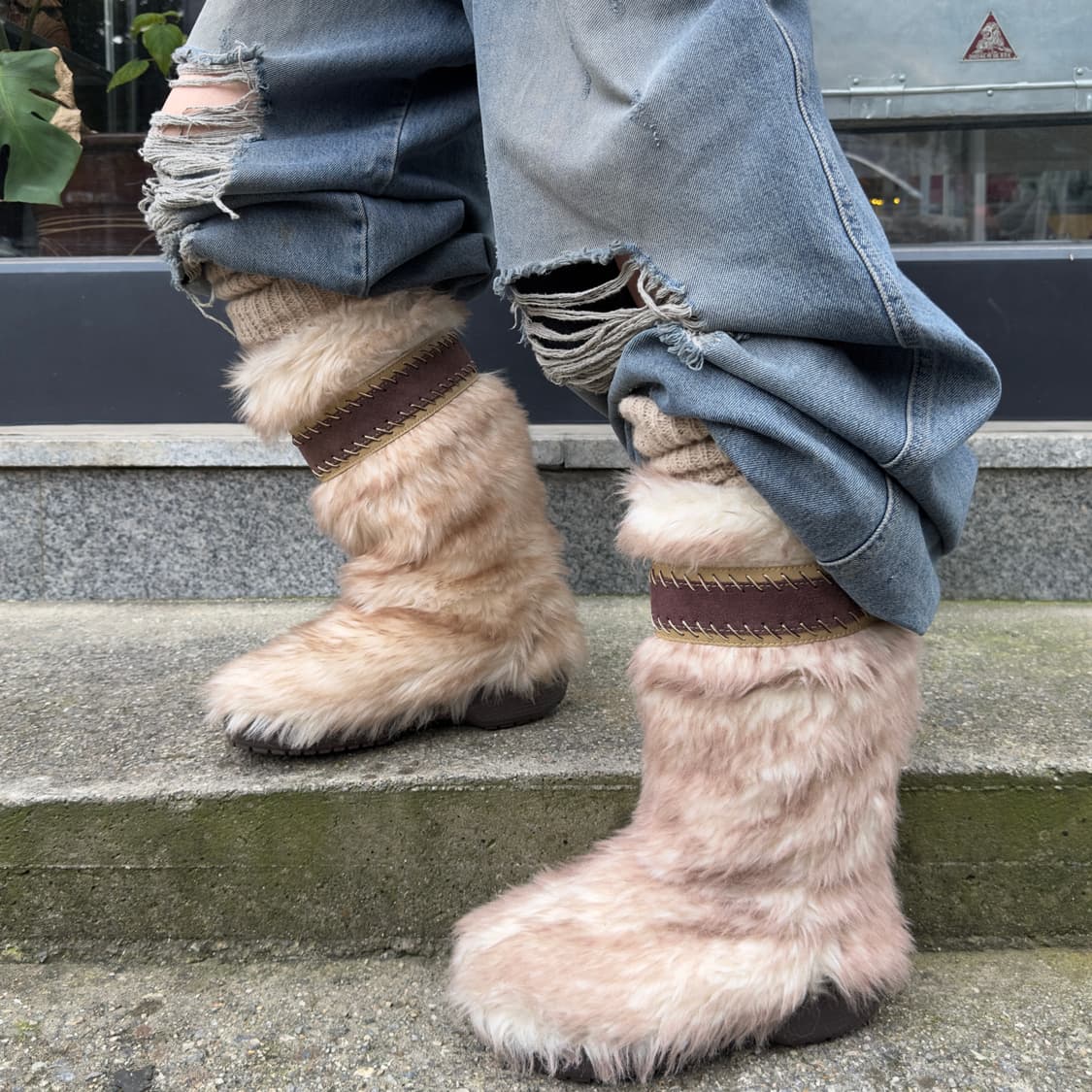 리미티드 에디션 크록스 퍼 네이티브 털 부츠 상품이미지1