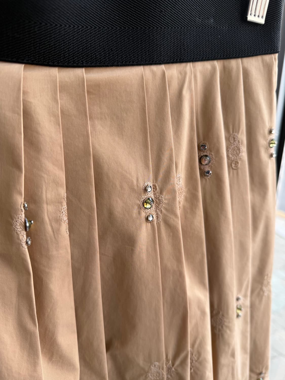 67/ 랑방컬렉션 플리츠 비즈 미디 밴딩 스커트 상품이미지7