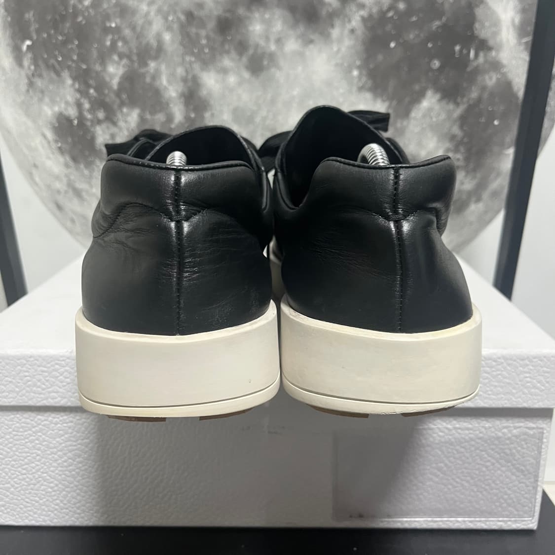 정품 9.5) 프라다 블랙 사이드로고 스니커즈 280~285 상품이미지4