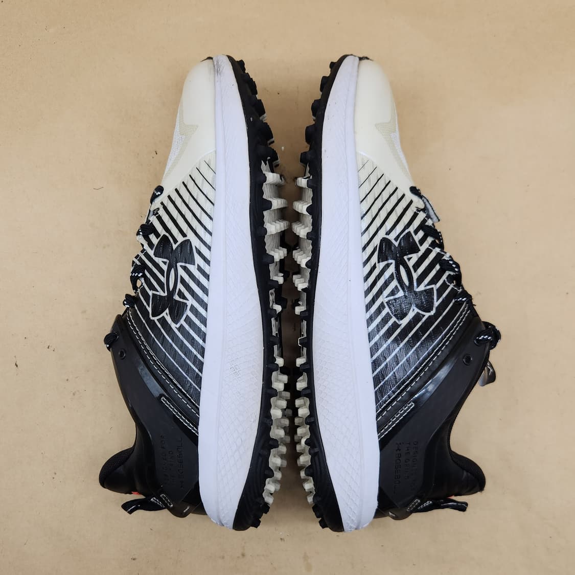 언더아머 인조잔디화 270 상품이미지5